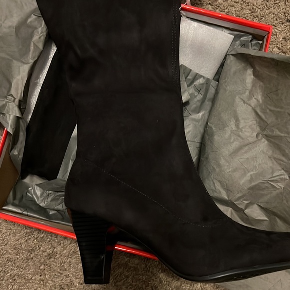 Suede boot - Picture 2 of 3